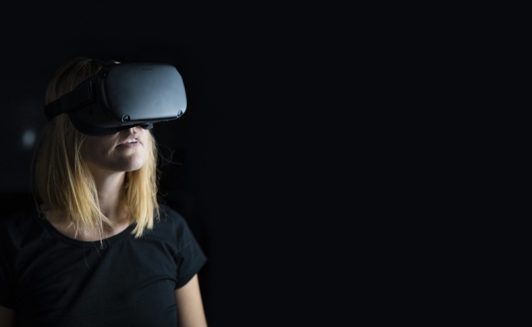 virtual reality, woman, metaverse-4490469.jpg